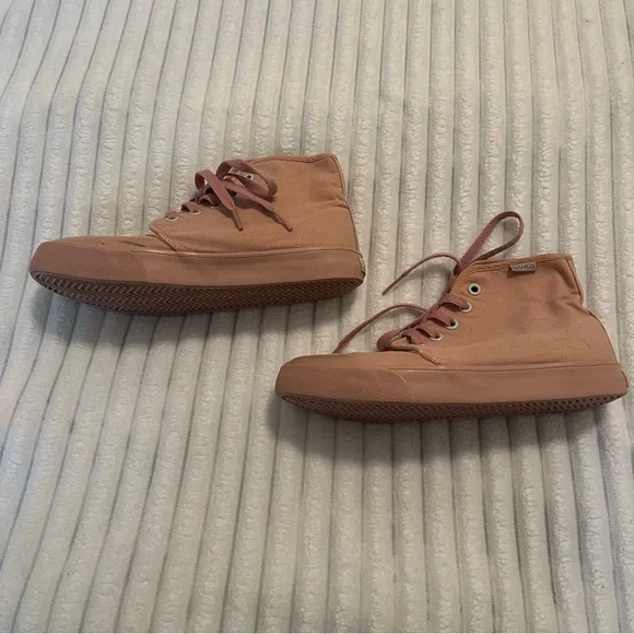 Bangs Pink Shoes - Picture 3 of 7